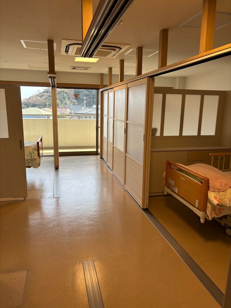 陽の差し込む居室